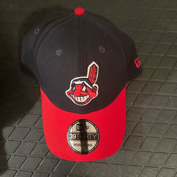 Hat - Picture 1 of 2